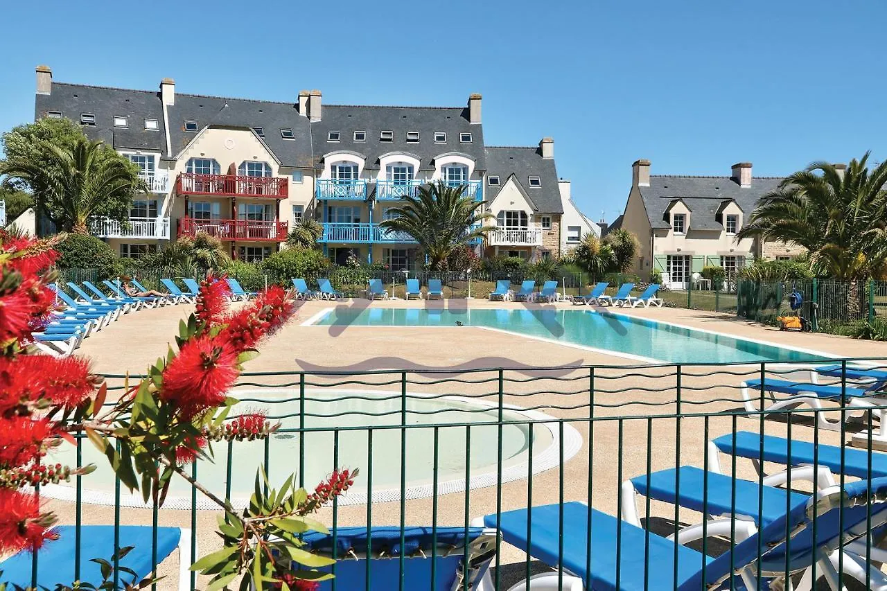 Appartement LocaLise au Guilvinec - A22 - Belle vue sur la mer, la piscine et le jardin - Tout à pied, plages, port, centre, commerces, marché - Wifi inclus - Animaux bienvenus - Linge de lit inclus